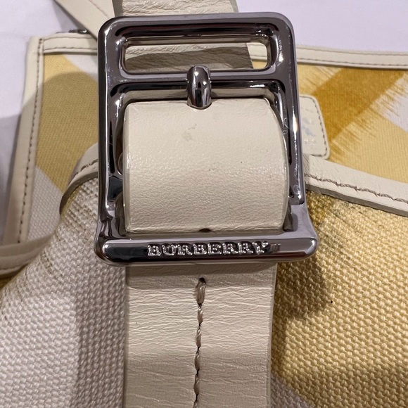 BURBERRY Off White Canvas and Different Hues of Yellow Lines Tote Shoulder Bag - Picture 7 of 17